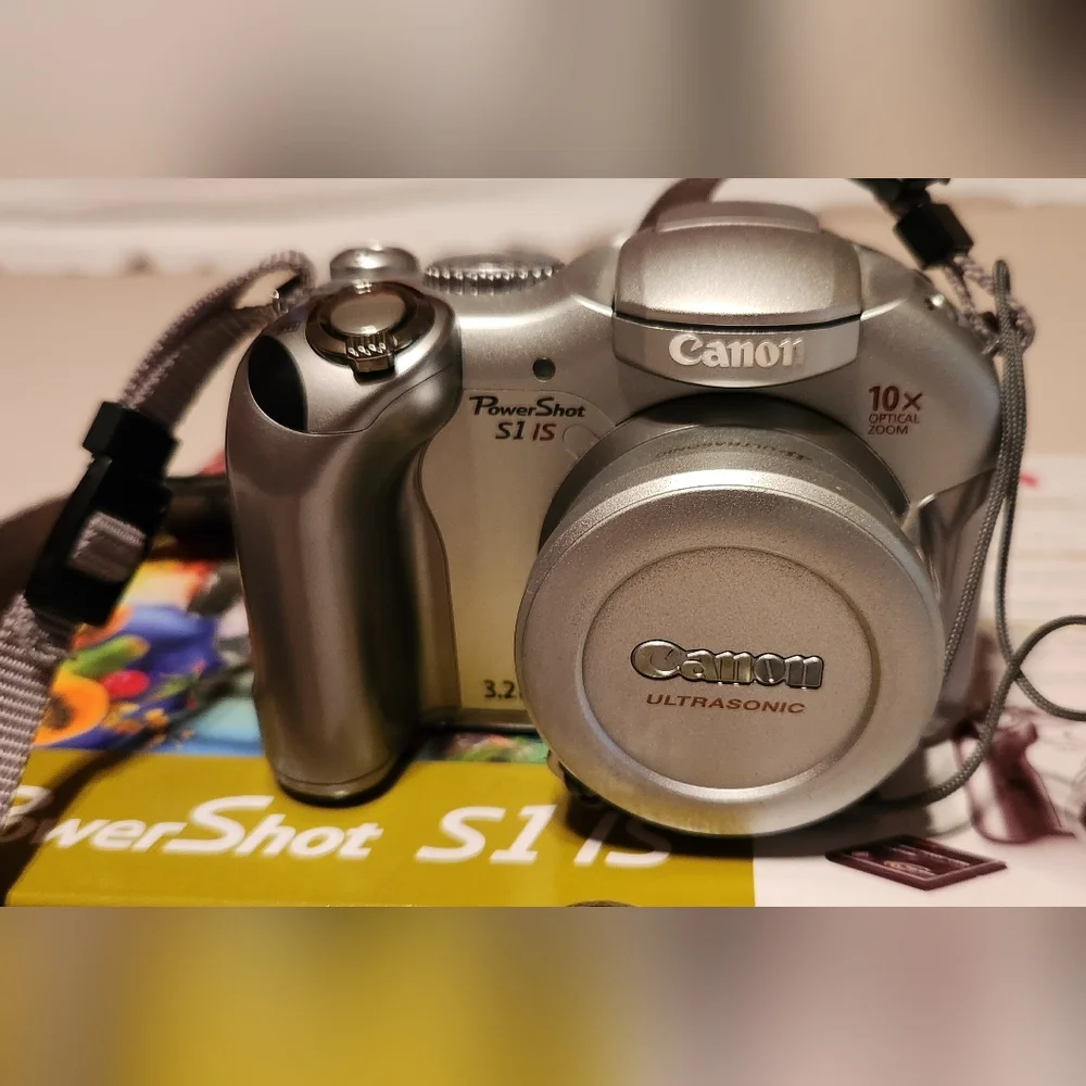 Canon PowerShot S1 IS Silver Camera Bundle